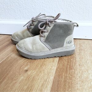 UGG Kids Neumel Suede Chukka Boots Light Taupe Gray Size 13 Lace Up Cozy Lining